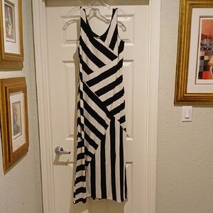 Black And White Sleeveless Dress Size 14